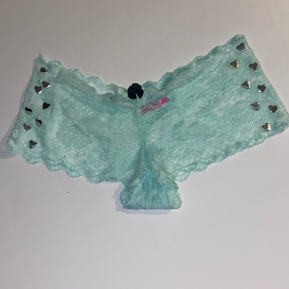 Hot kiss intimates Lacey panties size Medium M with shiny hearts cute NWOT